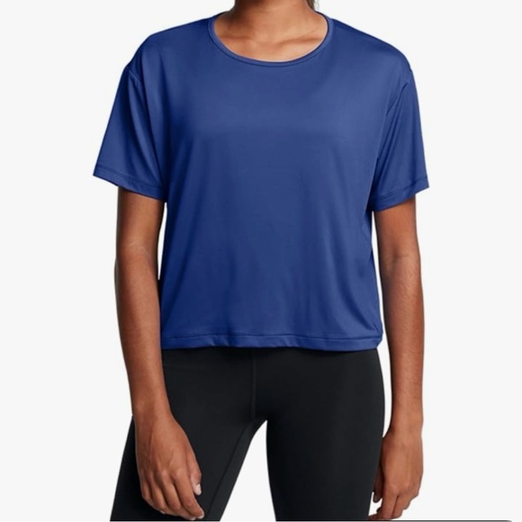 Under Armour Tops - NWT Under Armour Women's Motion Blue Short Sleeve Loose Fit T-Shirt Size Medium